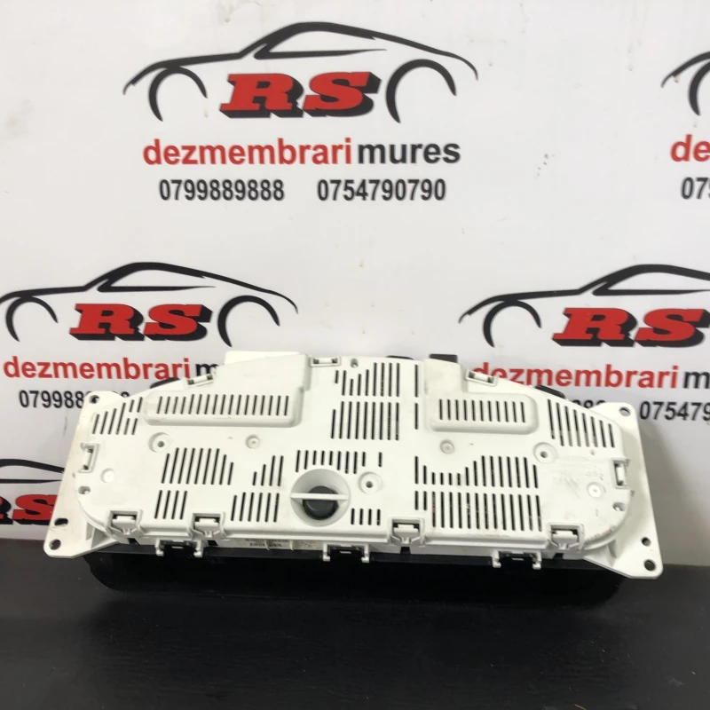 Ceas bord / Nissan   2009 / Audio si electronice