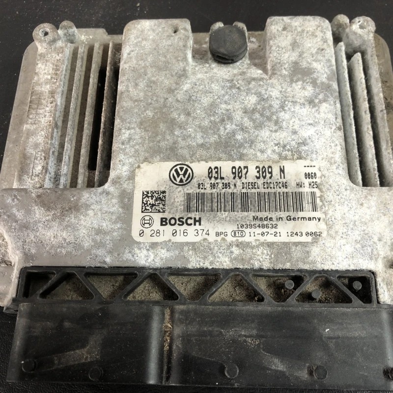 Calculator motor ecu Volkswagen Passat B7 2013