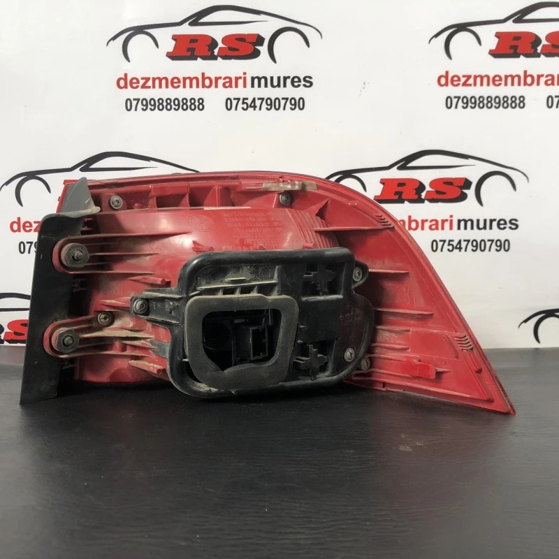 Stop stanga caroserie / Volkswagen Passat B7 2013 / Caroserie, oglinzi si faruri