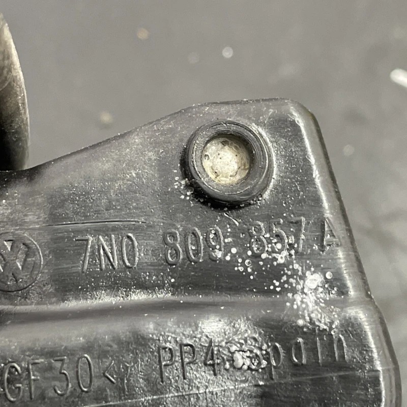 Capac usa rezervor / Volkswagen Sharan 7N 2013 / Caroserie, oglinzi si faruri