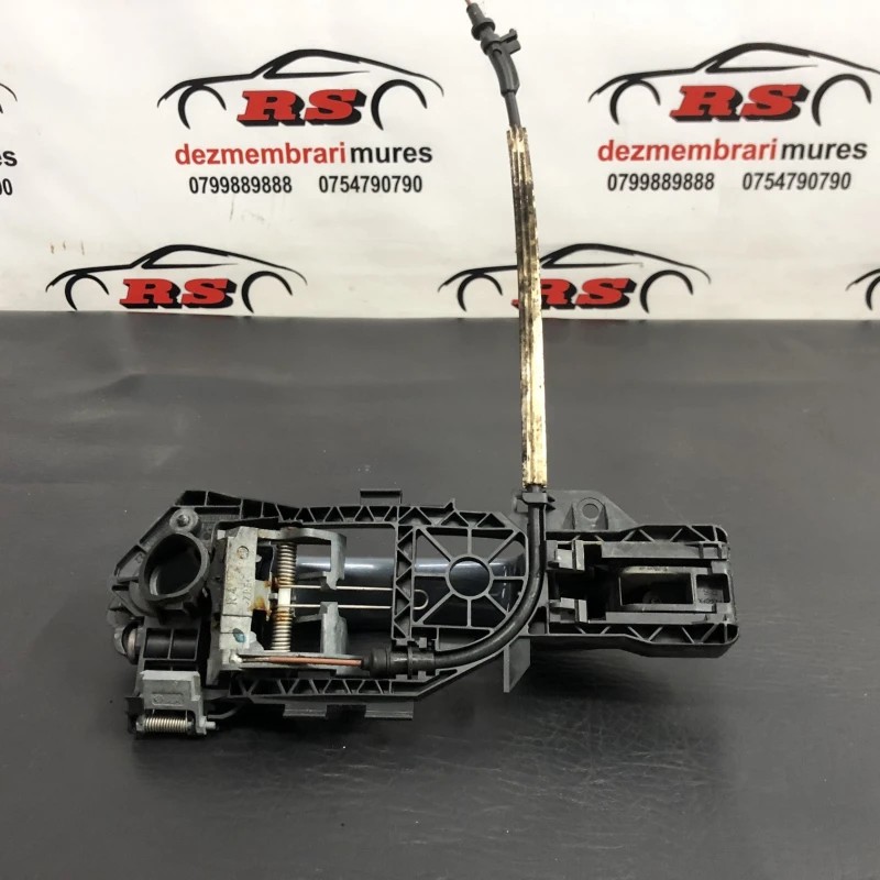 Maner usa dreapta spate / Volkswagen Passat B7 2013 / Caroserie, oglinzi si faruri
