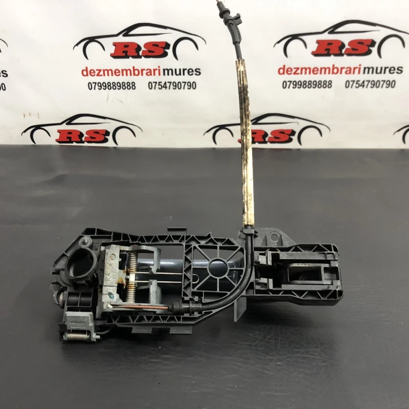 Maner usa dreapta spate / Volkswagen Passat B7 2013 / Caroserie, oglinzi si faruri