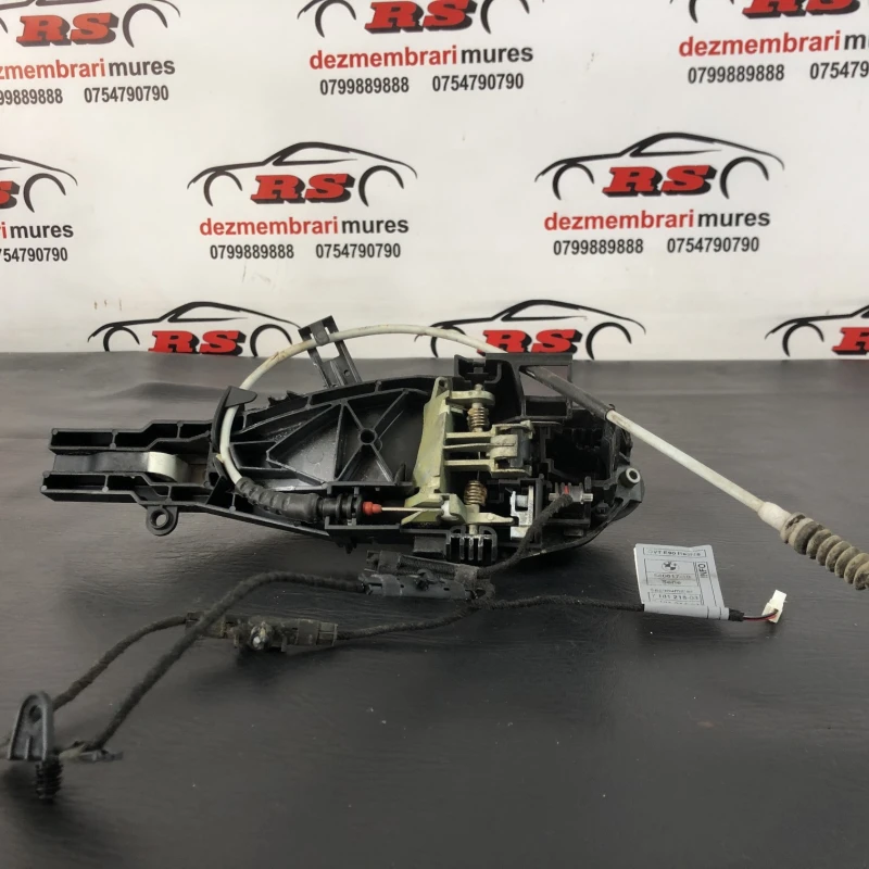 Maner usa dreapta fata / BMW Seria 3 E91 LCI 2012 / Caroserie, oglinzi si faruri