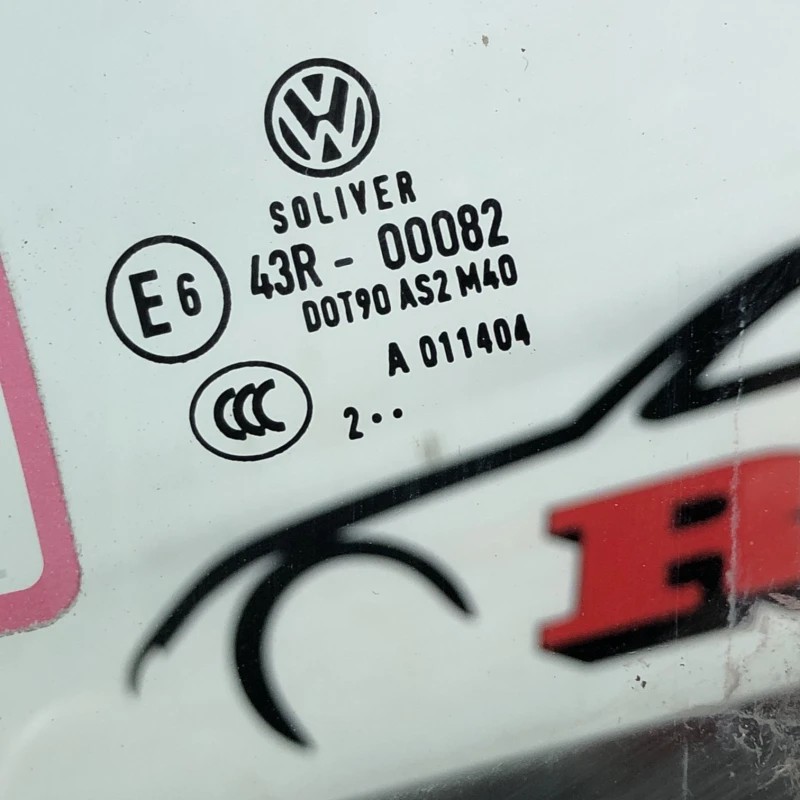 Geam stanga fata / Volkswagen Passat B7 2013 / Caroserie, oglinzi si faruri