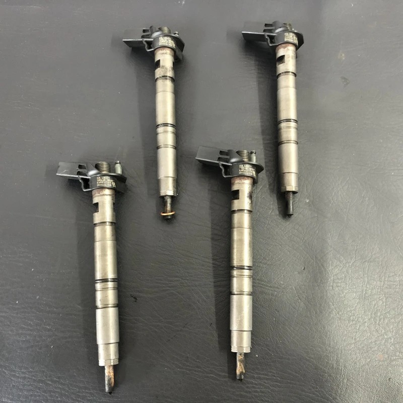 Injector / Volkswagen Passat B6 2010 / Motor, racire si evacuare