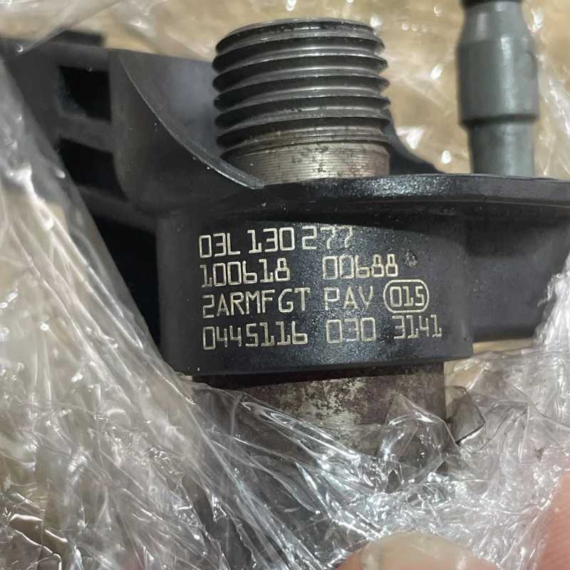 Injector / Volkswagen Passat B6 2010 / Motor, racire si evacuare