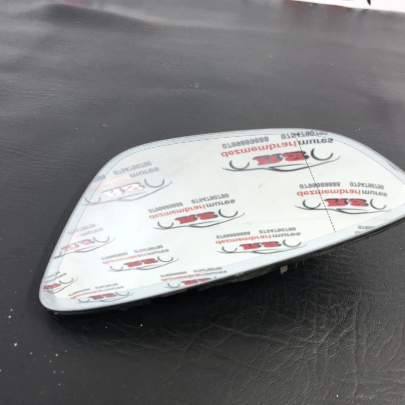 Sticla oglinda stanga heliomata Volkswagen 