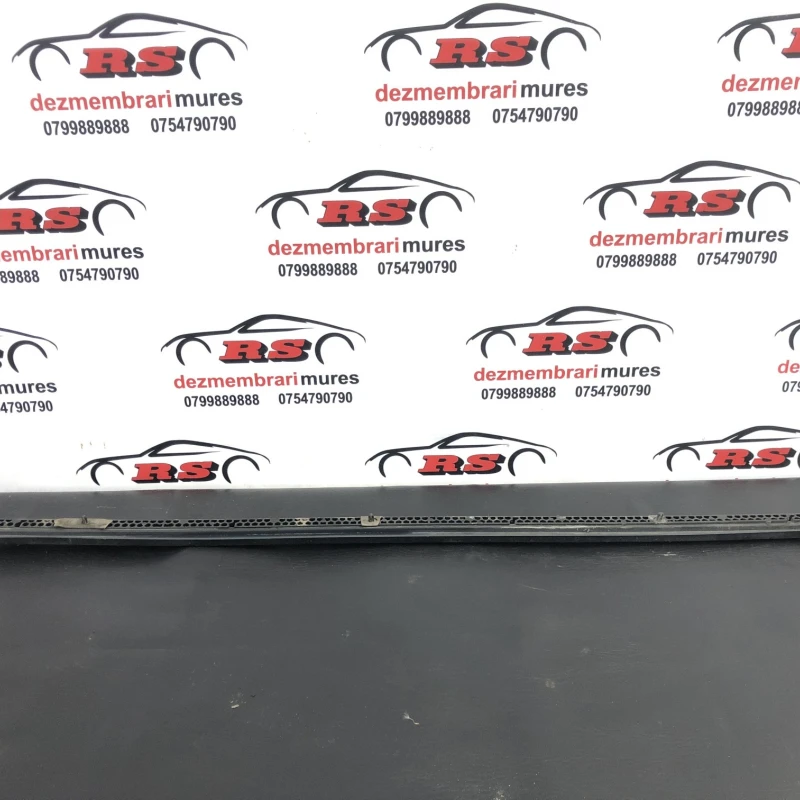 Bandou usa stanga fata / Volkswagen Passat B7 2013 / Caroserie, oglinzi si faruri