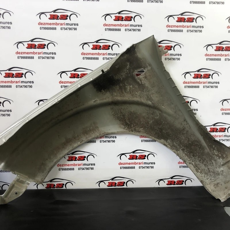 Aripa dreapta fata / Nissan Navara D40 2006 / Caroserie, oglinzi si faruri