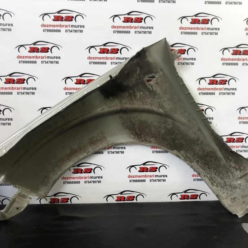 Aripa dreapta fata / Nissan Navara D40 2006 / Caroserie, oglinzi si faruri
