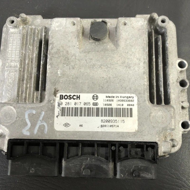 Calculator motor ecu / Renault Trafic Trafic 2011 / Audio si electronice