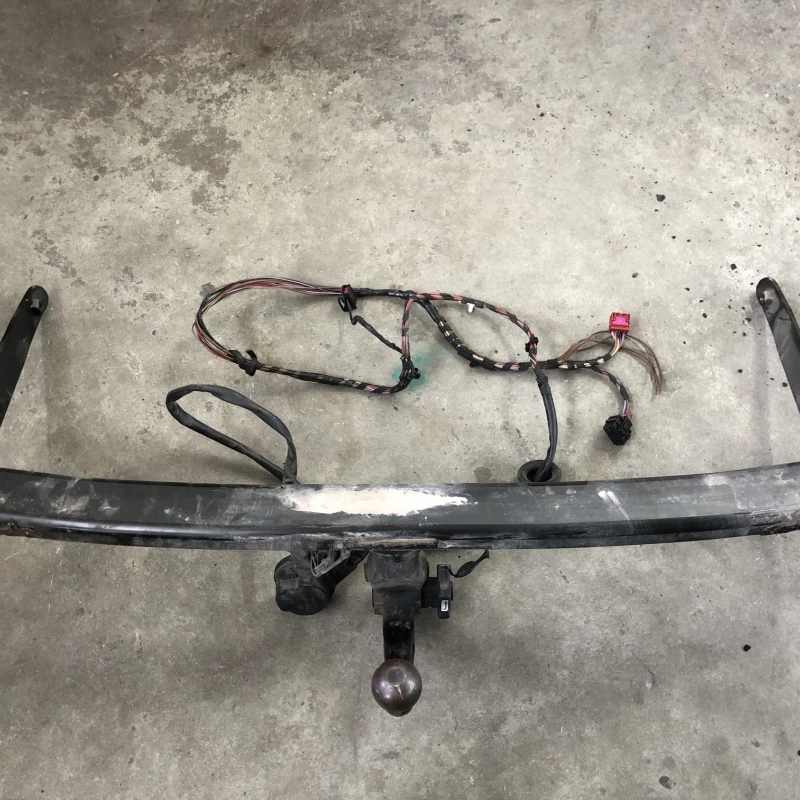 Carlig remorcare / Volkswagen Passat B6 2010 / Caroserie, oglinzi si faruri