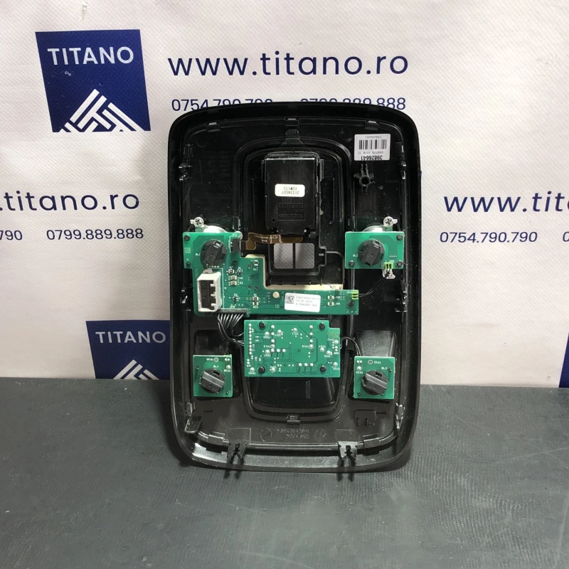 Lampa plafon / Volvo XC60 D4 2016 / Interior