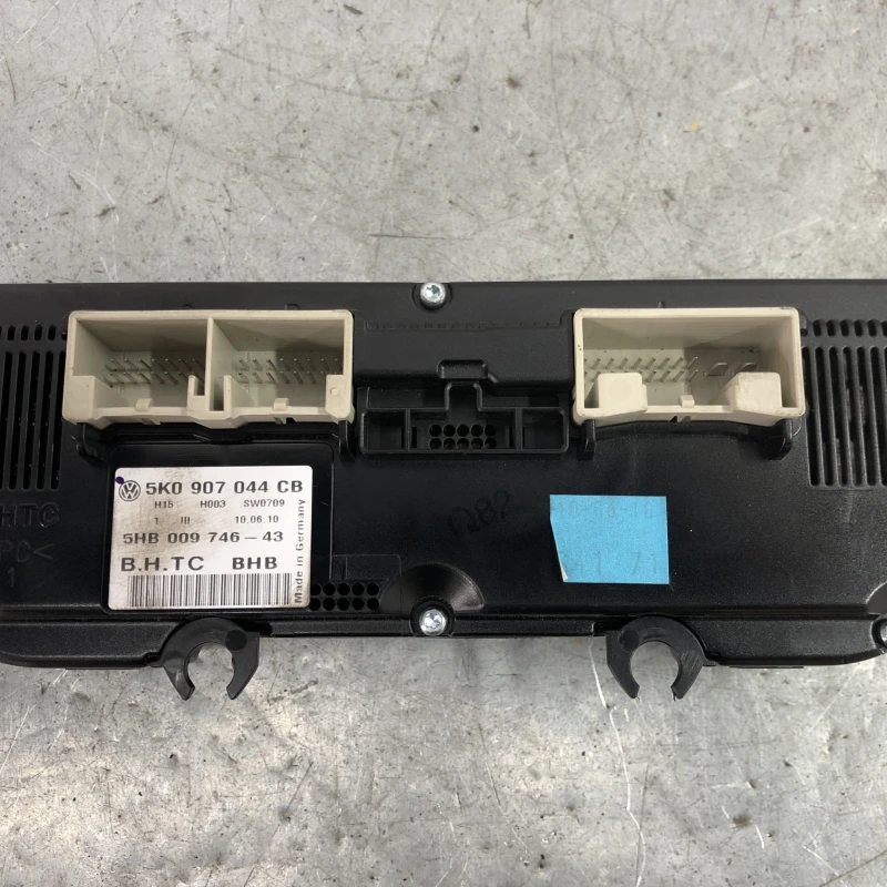 Panou climatronic / Volkswagen Passat B6 2010 / Climatizare