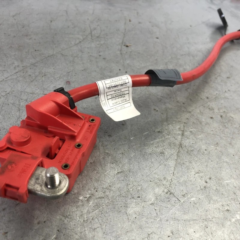 Borna plus baterie / BMW Seria 3 E91 LCI 2012 / Audio si electronice