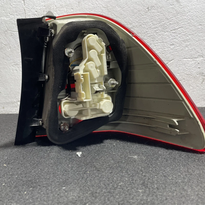 Stop stanga spate / BMW Seria 3 E91 LCI 2012 / Caroserie, oglinzi si faruri