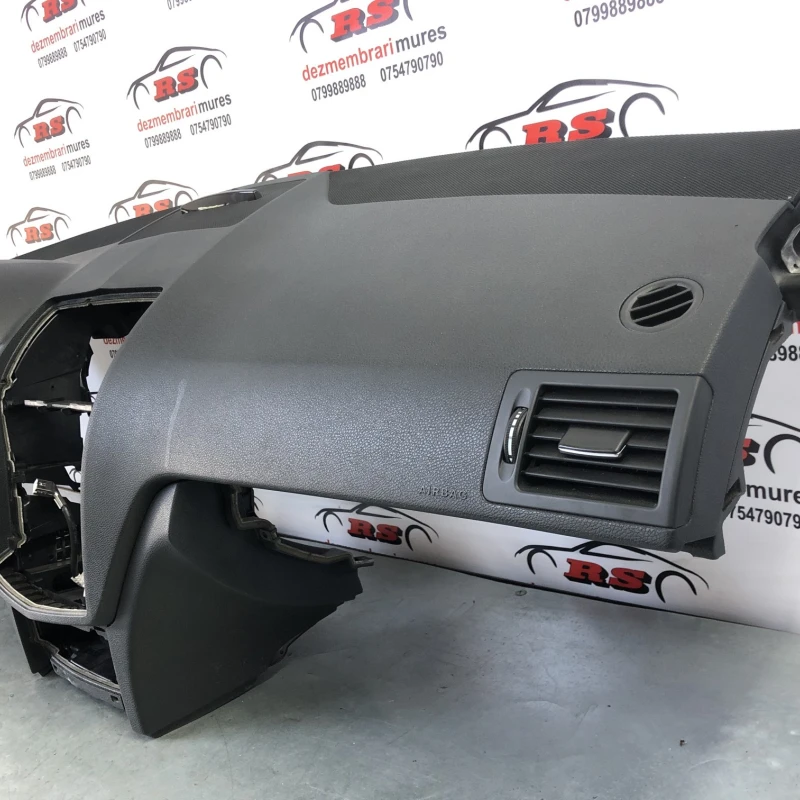Plansa bord / Mercedes-Benz C Class W204 2010 / Interior