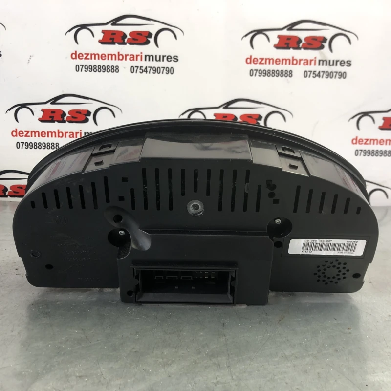 Ceas bord / Volkswagen Tiguan 5N 2010 / Audio si electronice