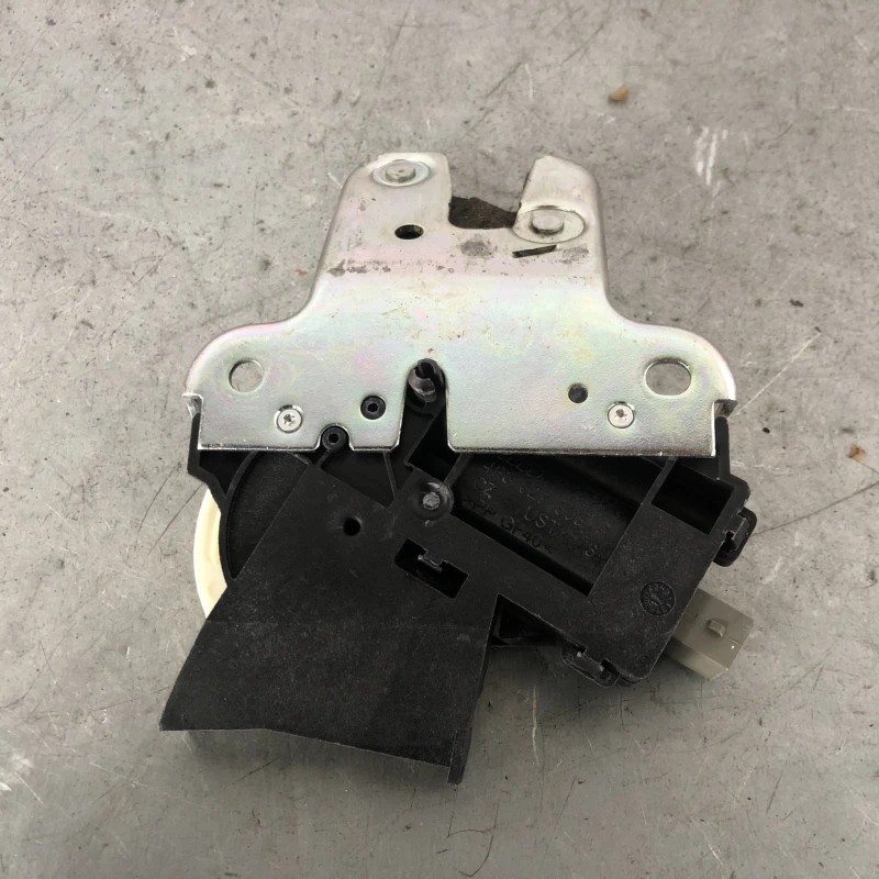 Iala broasca haion / Volkswagen Passat CC 2013 / Caroserie, oglinzi si faruri
