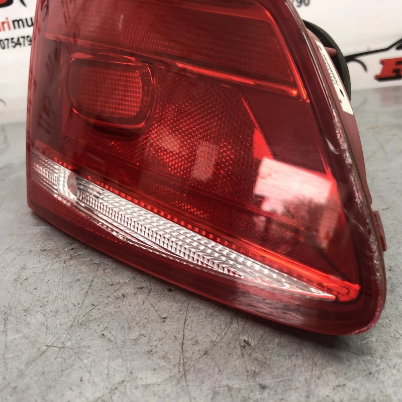Stop stanga haion / Volkswagen Passat B7 2013 / Caroserie, oglinzi si faruri