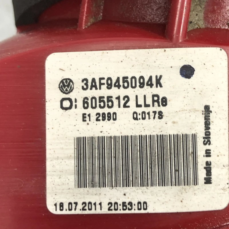 Stop dreapta haion / Volkswagen Passat B7 2013 / Caroserie, oglinzi si faruri