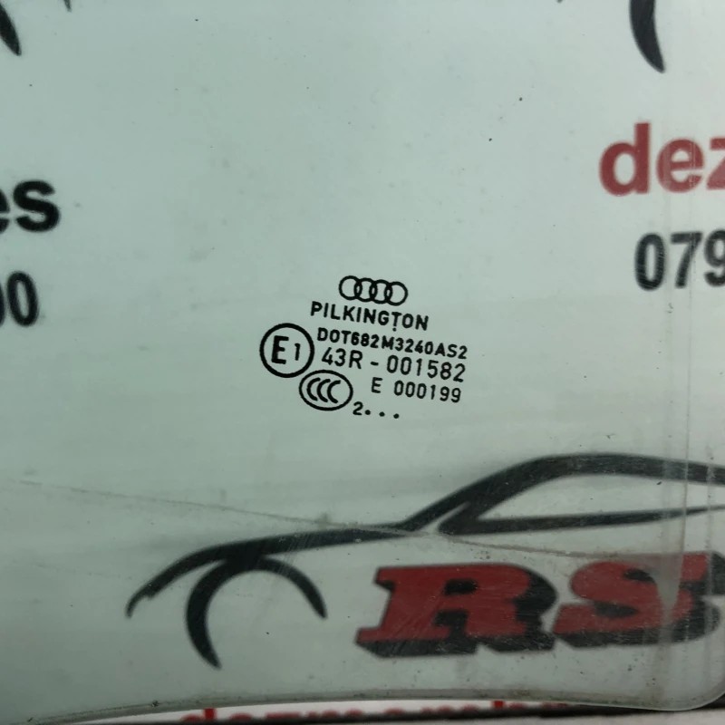 Geam dreapta spate / Audi A4 B8 2010 / Caroserie, oglinzi si faruri