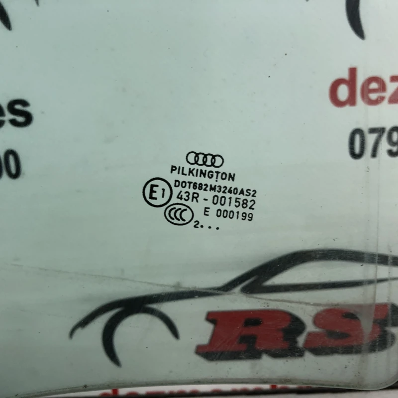 Geam dreapta spate / Audi A4 B8 2010 / Caroserie, oglinzi si faruri