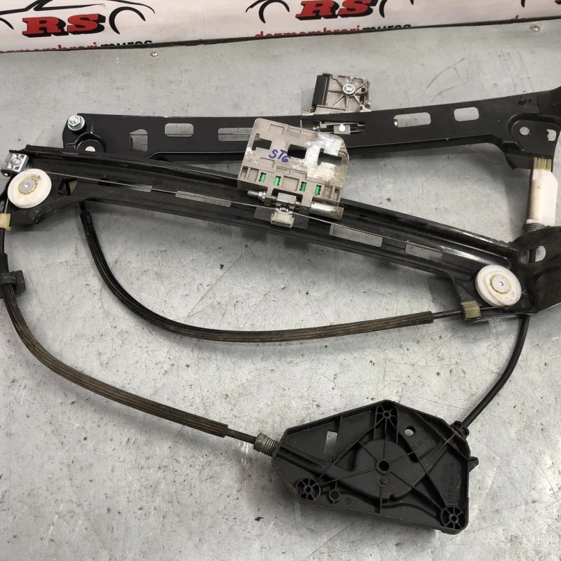 Macara geam stanga fata / Volkswagen Passat CC 2013 / Caroserie, oglinzi si faruri