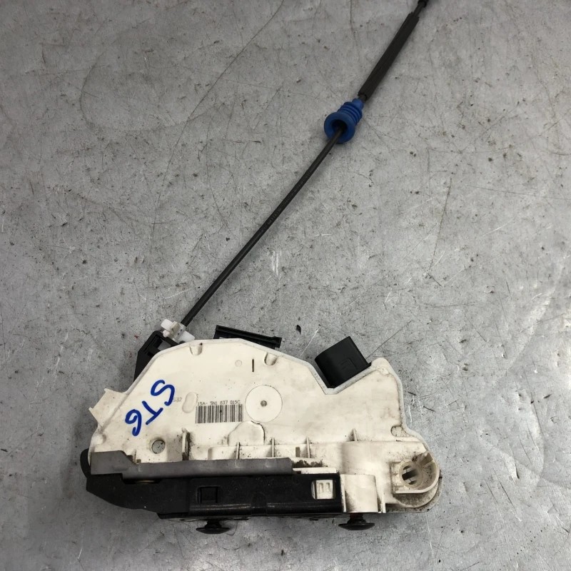 Iala broasca usa stanga fata / Volkswagen Passat CC 2013 / Caroserie, oglinzi si faruri