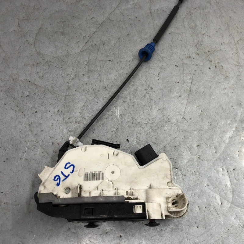 Iala broasca usa stanga fata Volkswagen 