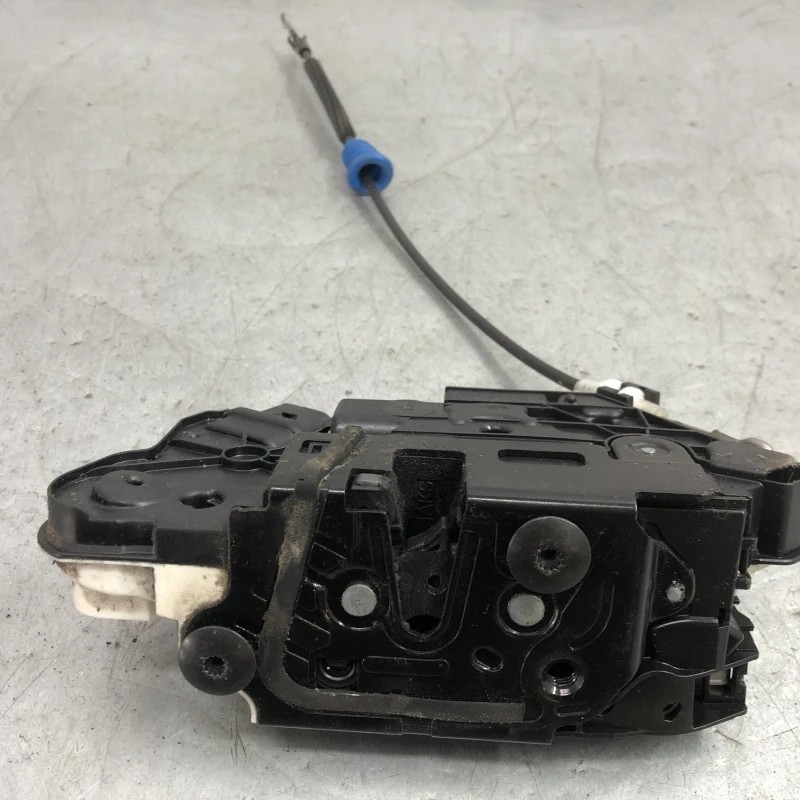 Iala broasca usa stanga fata / Volkswagen Passat CC 2013 / Caroserie, oglinzi si faruri