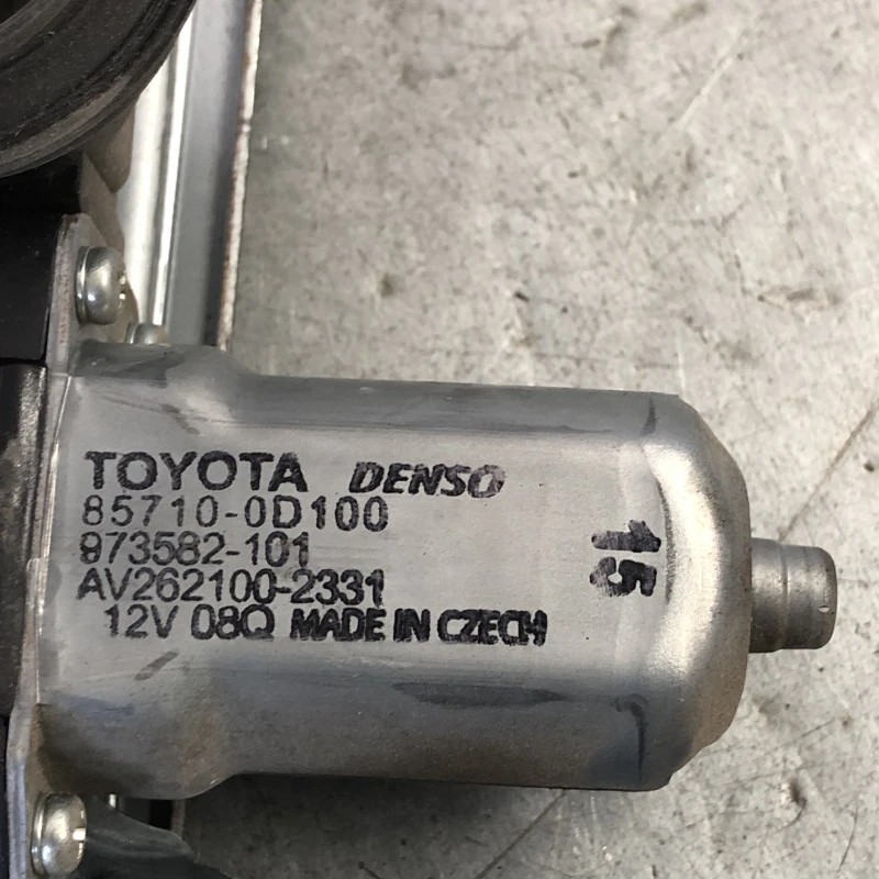 Macara geam stanga spate / Toyota Yaris XP130 2014 / Caroserie, oglinzi si faruri