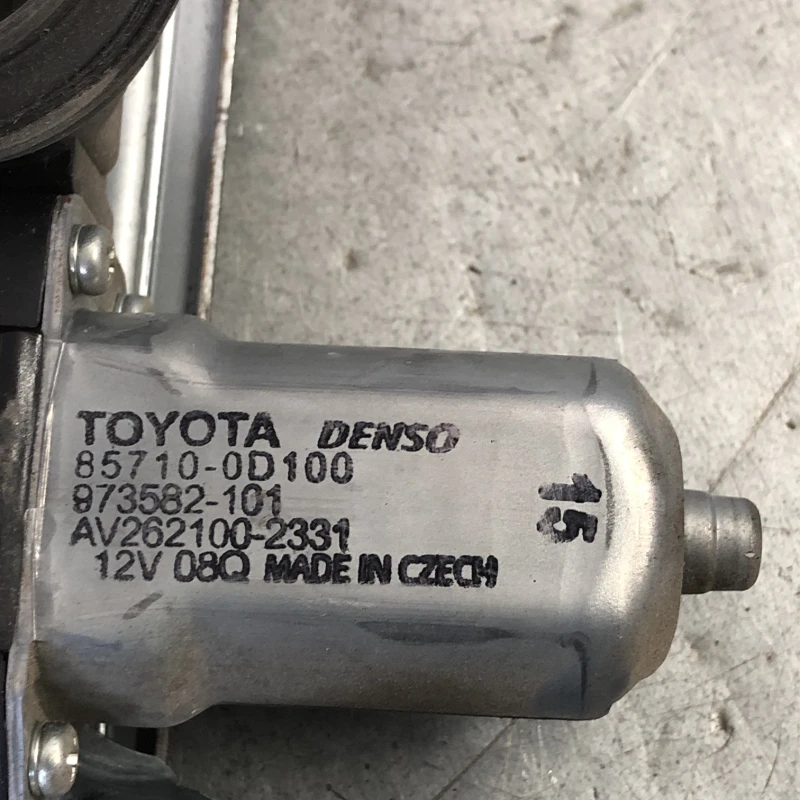 Macara geam stanga spate / Toyota Yaris XP130 2014 / Caroserie, oglinzi si faruri