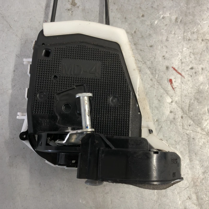 Iala broasca usa stanga spate / Toyota Yaris XP130 2014 / Caroserie, oglinzi si faruri