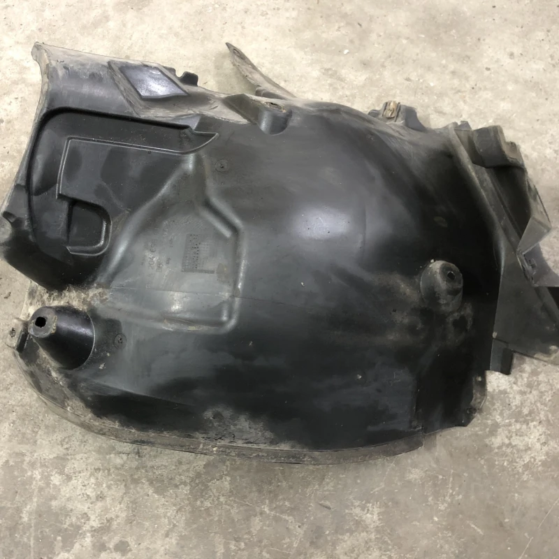 Carenaj stanga fata mare / Mercedes-Benz C Class W204 2010 / Caroserie, oglinzi si faruri