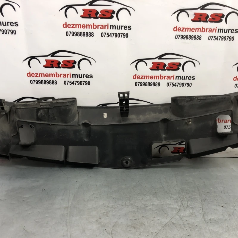 Capac panou frontal / Mercedes-Benz C Class W204 2010 / Caroserie, oglinzi si faruri