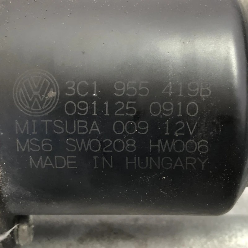 Ansamblu stergatoare cu motoras / Volkswagen Passat B6 2010 / Caroserie, oglinzi si faruri