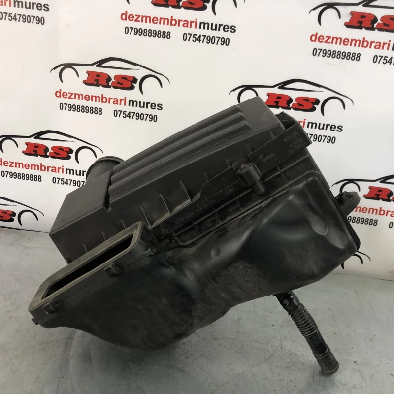 Carcasa filtru aer / Volkswagen Passat B6 2010 / Motor, racire si evacuare
