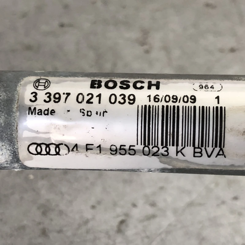 Ansamblu stergatoare cu motoras / Audi A4 B8 2010 / Caroserie, oglinzi si faruri