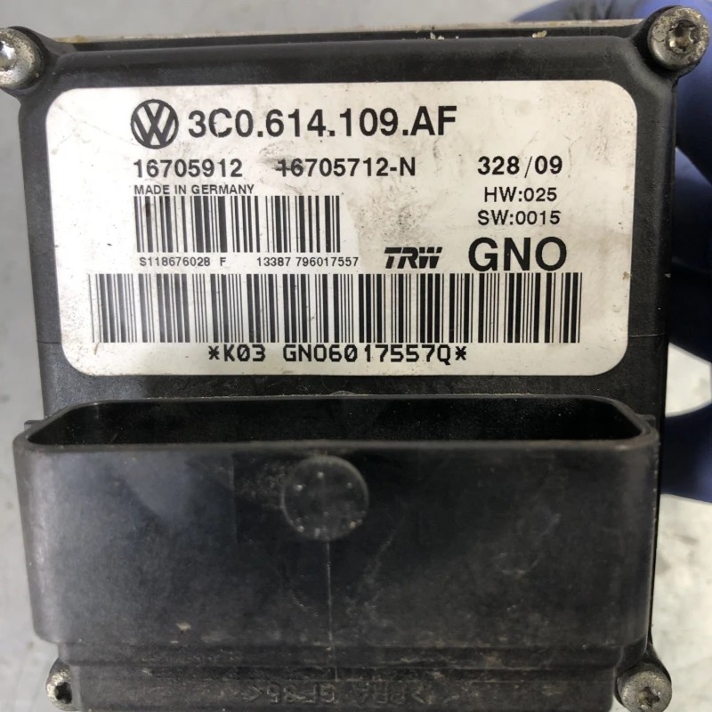Pompa abs / Volkswagen Passat B6 2010 / Frane
