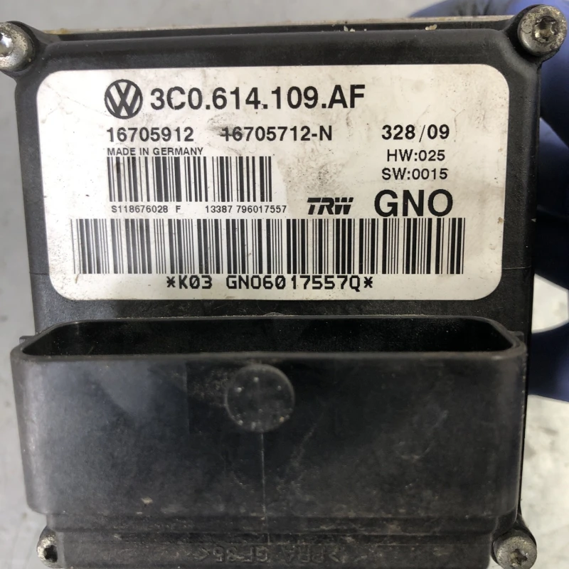 Pompa abs / Volkswagen Passat B6 2010 / Frane