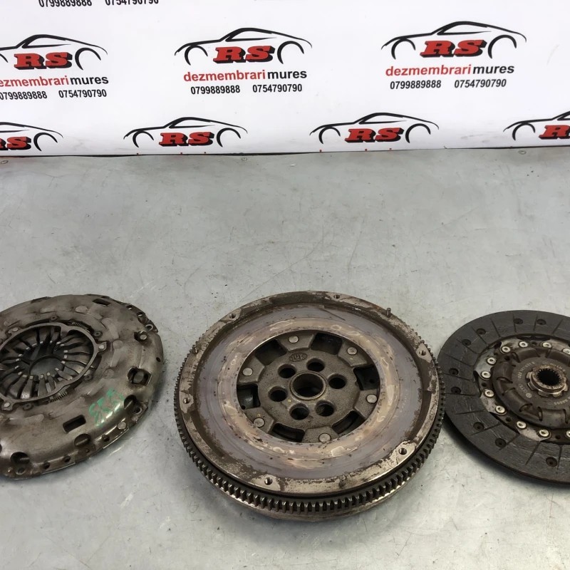 Kit ambreaj Volkswagen Passat B7 2013