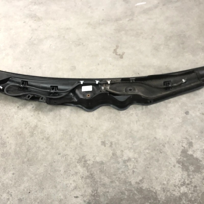 Grila stergatoare cu spalator parbriz / Mercedes-Benz C Class W204 2010 / Caroserie, oglinzi si faruri