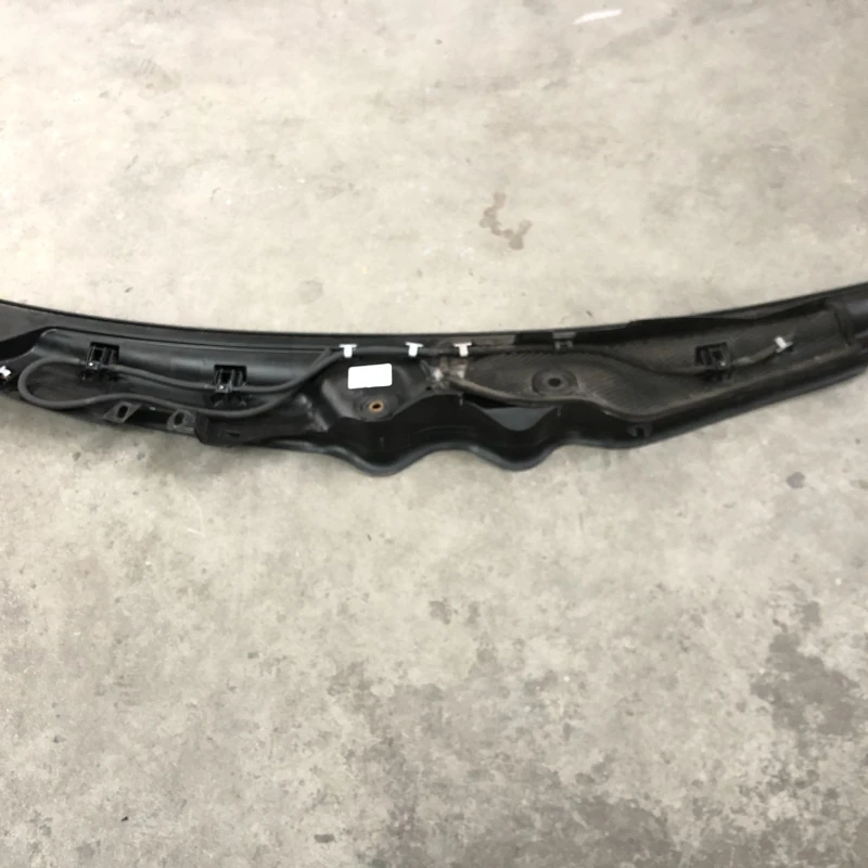 Grila stergatoare cu spalator parbriz / Mercedes-Benz C Class W204 2010 / Caroserie, oglinzi si faruri