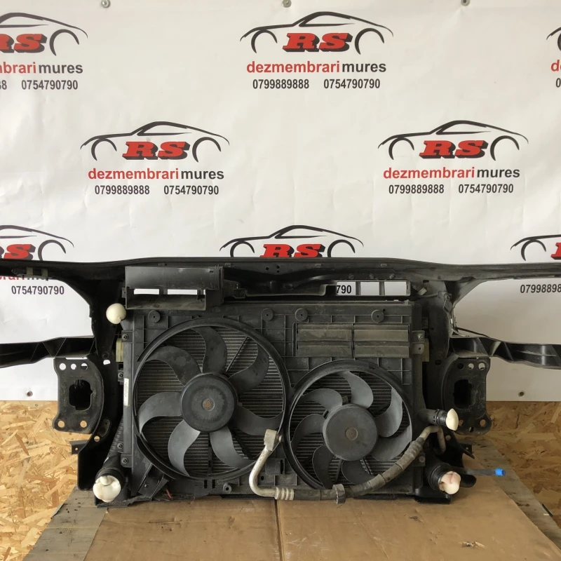 Trager cu radiatoare / Volkswagen Passat B6 2010 / Caroserie, oglinzi si faruri