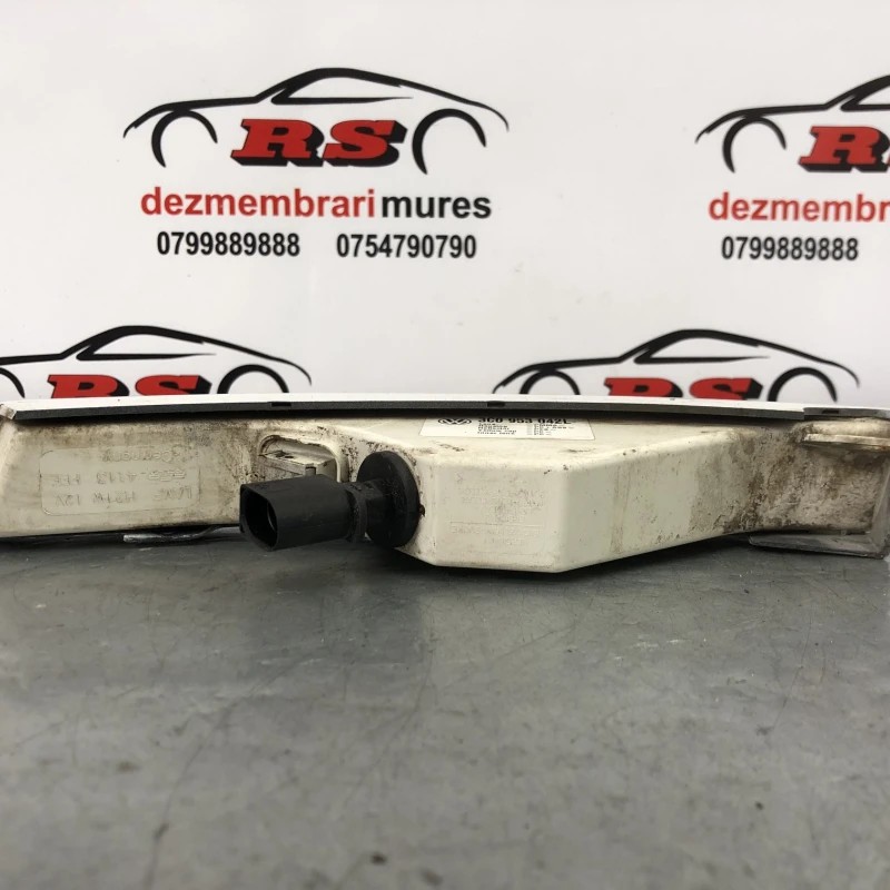 Semnalizare dreapta / Volkswagen Passat B6 2010 / Caroserie, oglinzi si faruri