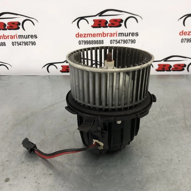 Ventilator aeroterma bord / Audi A4 B8 2013 / Climatizare