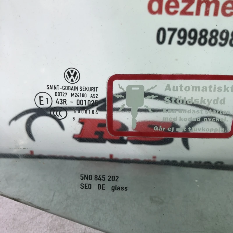 Geam dreapta fata / Volkswagen Tiguan 5N 2009 / Caroserie, oglinzi si faruri