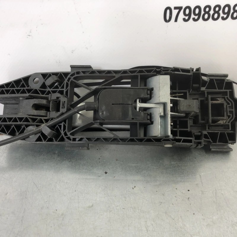 Maner usa dreapta fata / Volkswagen Tiguan 5N 2009 / Caroserie, oglinzi si faruri