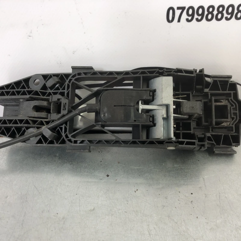 Maner usa dreapta fata / Volkswagen Tiguan 5N 2009 / Caroserie, oglinzi si faruri